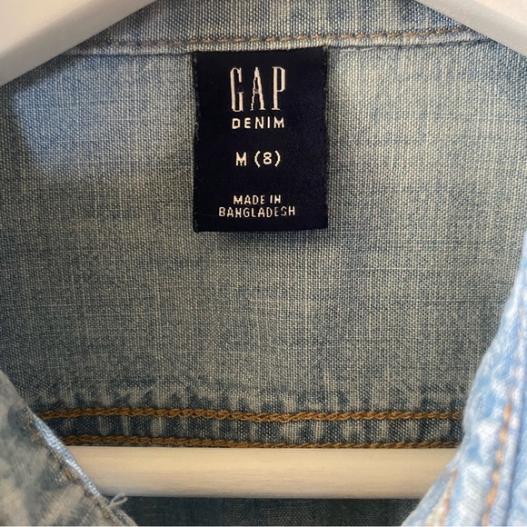 Gap boys denim shirt. Size 8 - Picture 3 of 7